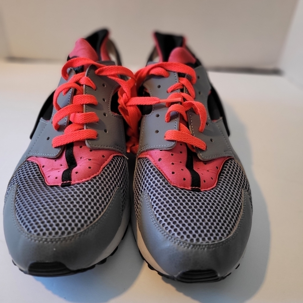 𝅺nike AIR HUARACHE GRAY AND ORANGE CRIMSON SIZE 11 RUNNING SNEAKERS pre own